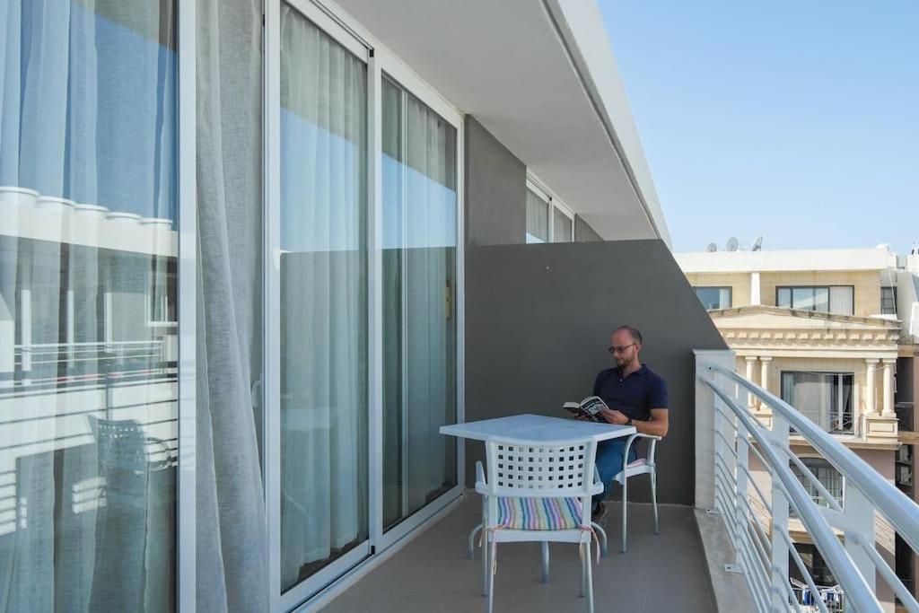 Modern Luxury Penthouse In Perfect Sliema Location 아파트 외부 사진